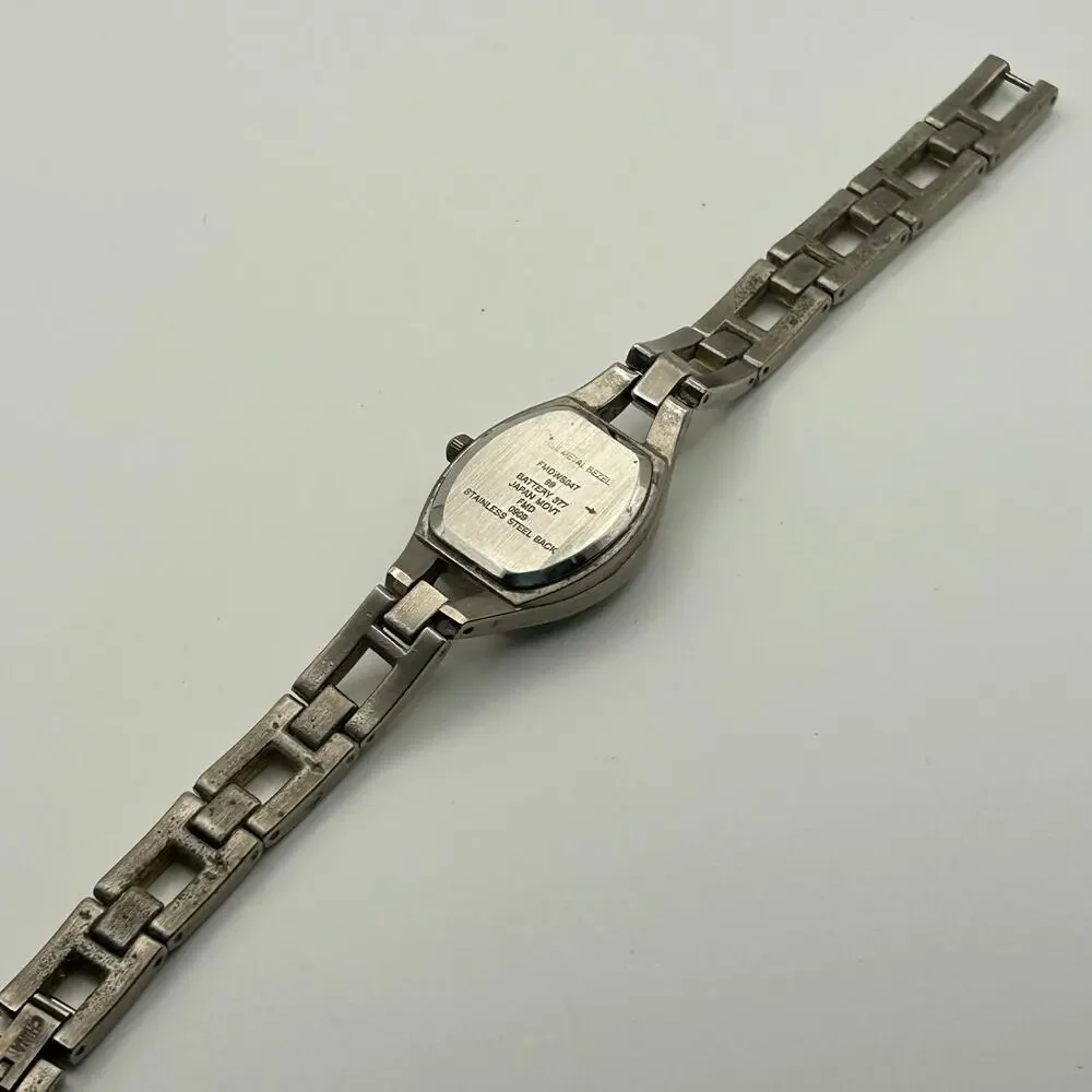 Two Tone Mother Pearl Women’s Fashion Watch Working New Battery